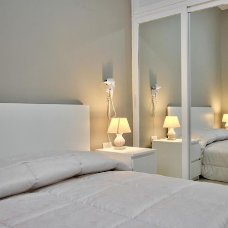 Azure Haven - Gzira Apartments And Penthouse By Shortletsmalta Kültér fotó