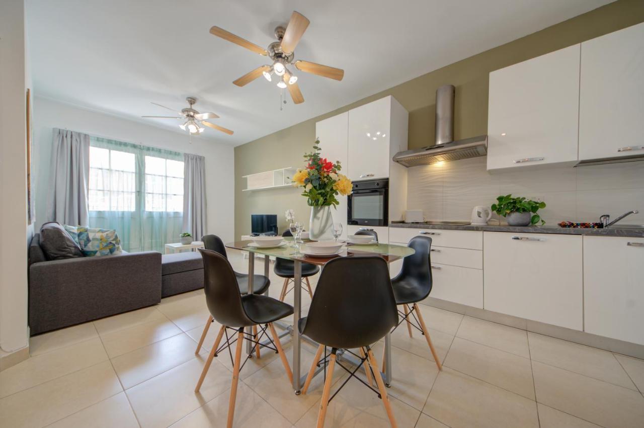Azure Haven - Gzira Apartments And Penthouse By Shortletsmalta Kültér fotó