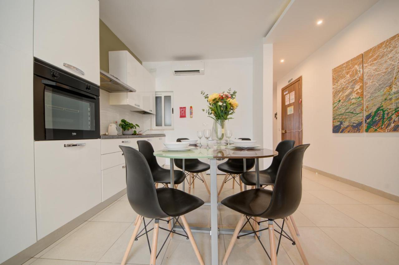 Azure Haven - Gzira Apartments And Penthouse By Shortletsmalta Kültér fotó