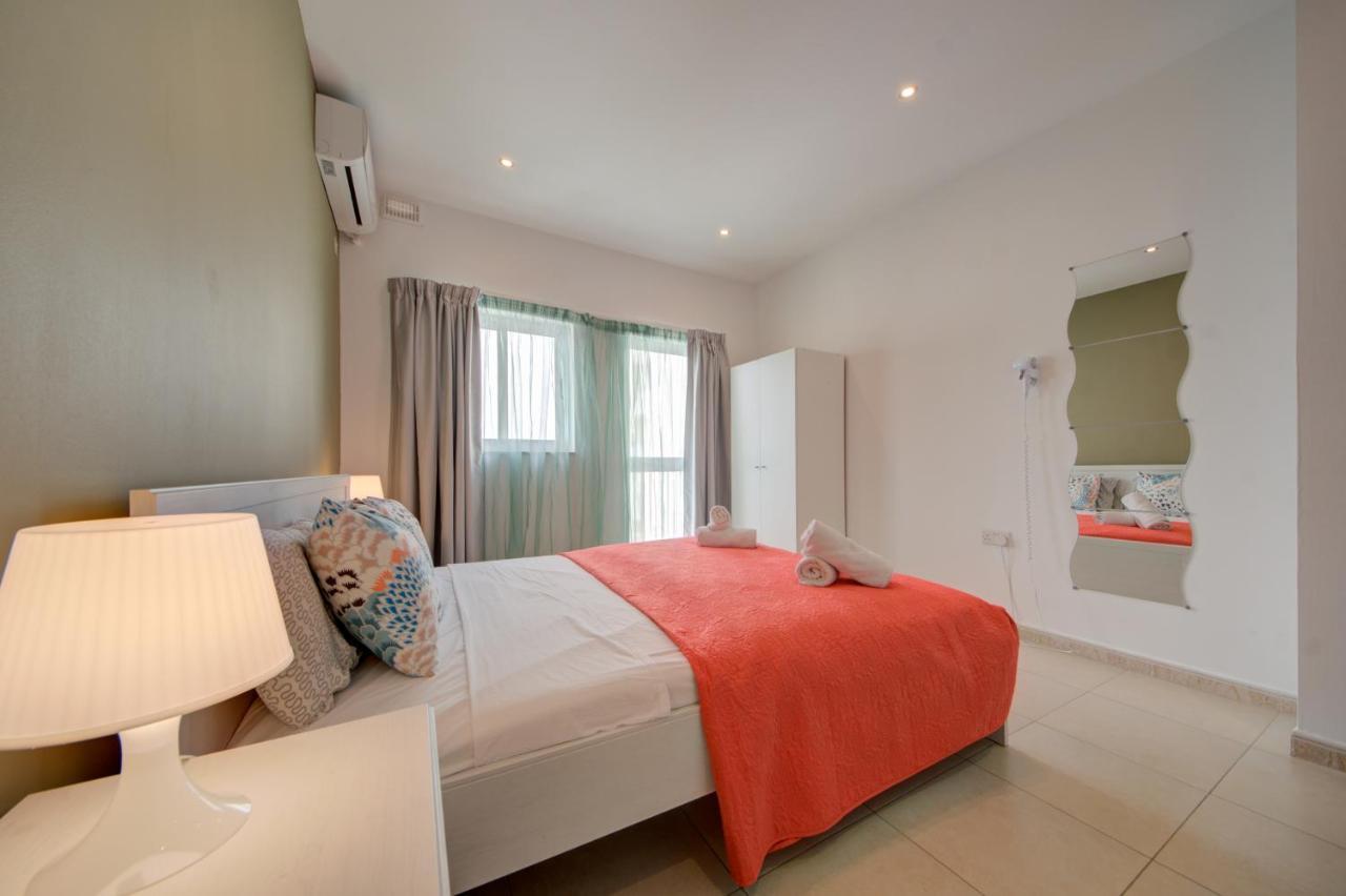 Azure Haven - Gzira Apartments And Penthouse By Shortletsmalta Kültér fotó