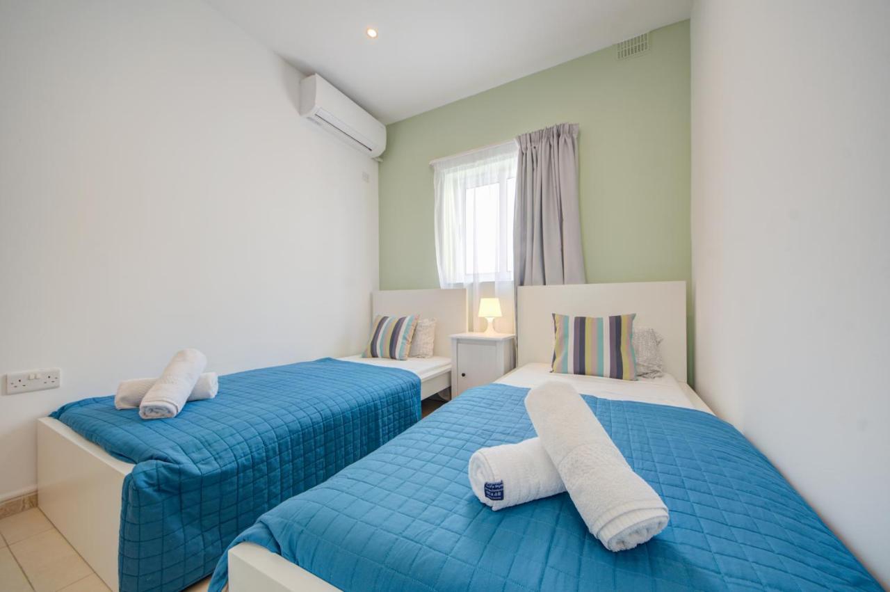 Azure Haven - Gzira Apartments And Penthouse By Shortletsmalta Kültér fotó