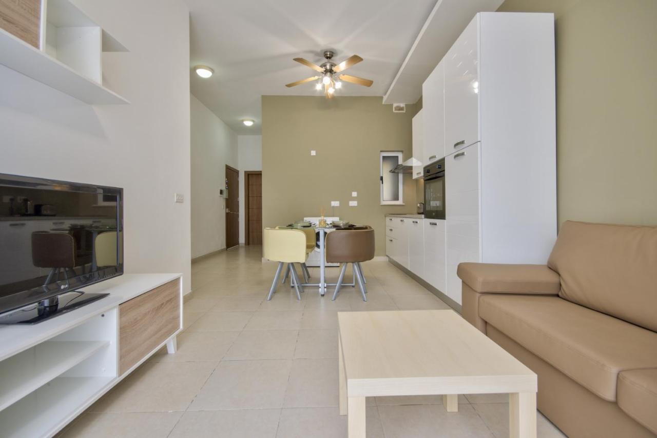Azure Haven - Gzira Apartments And Penthouse By Shortletsmalta Kültér fotó