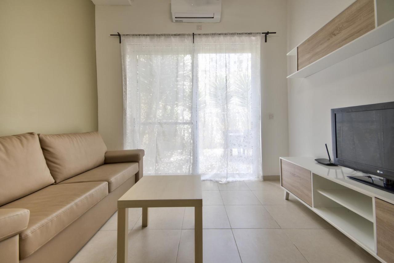 Azure Haven - Gzira Apartments And Penthouse By Shortletsmalta Kültér fotó