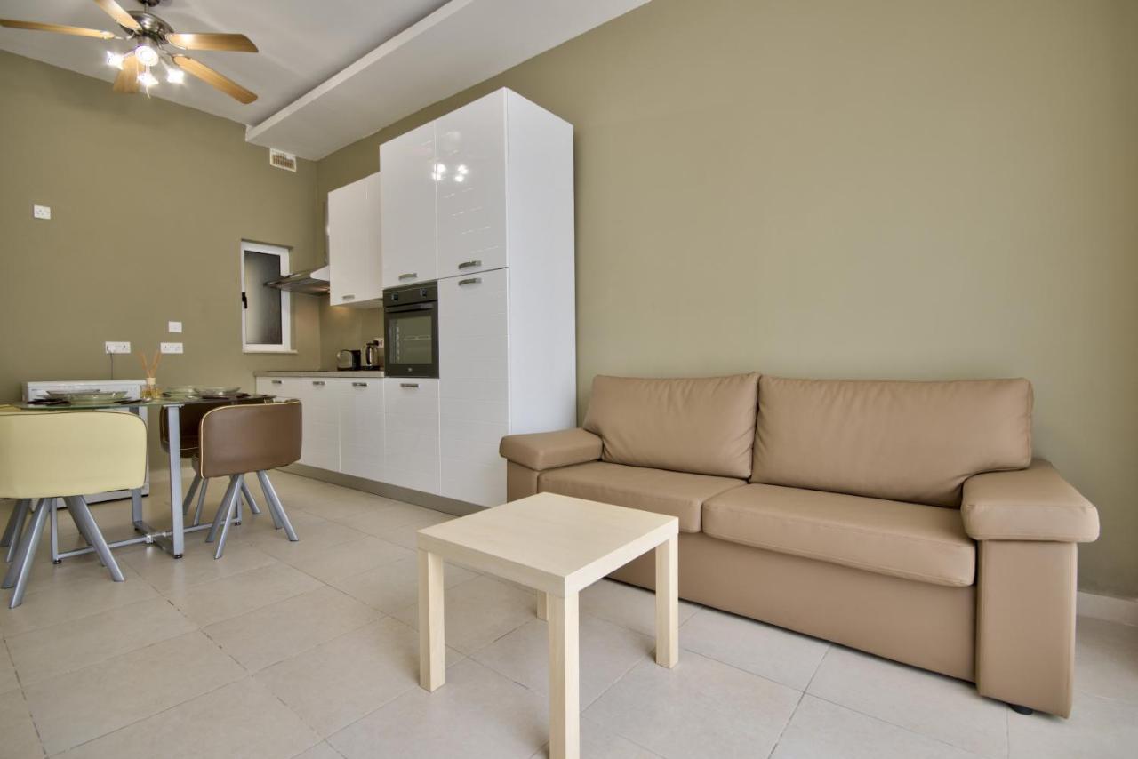 Azure Haven - Gzira Apartments And Penthouse By Shortletsmalta Kültér fotó