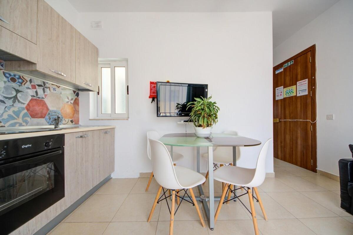 Azure Haven - Gzira Apartments And Penthouse By Shortletsmalta Szoba fotó