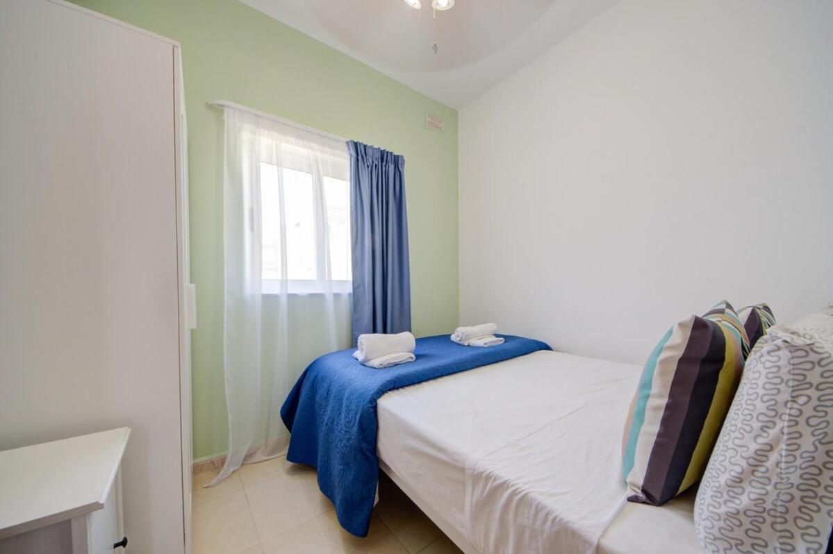 Azure Haven - Gzira Apartments And Penthouse By Shortletsmalta Szoba fotó