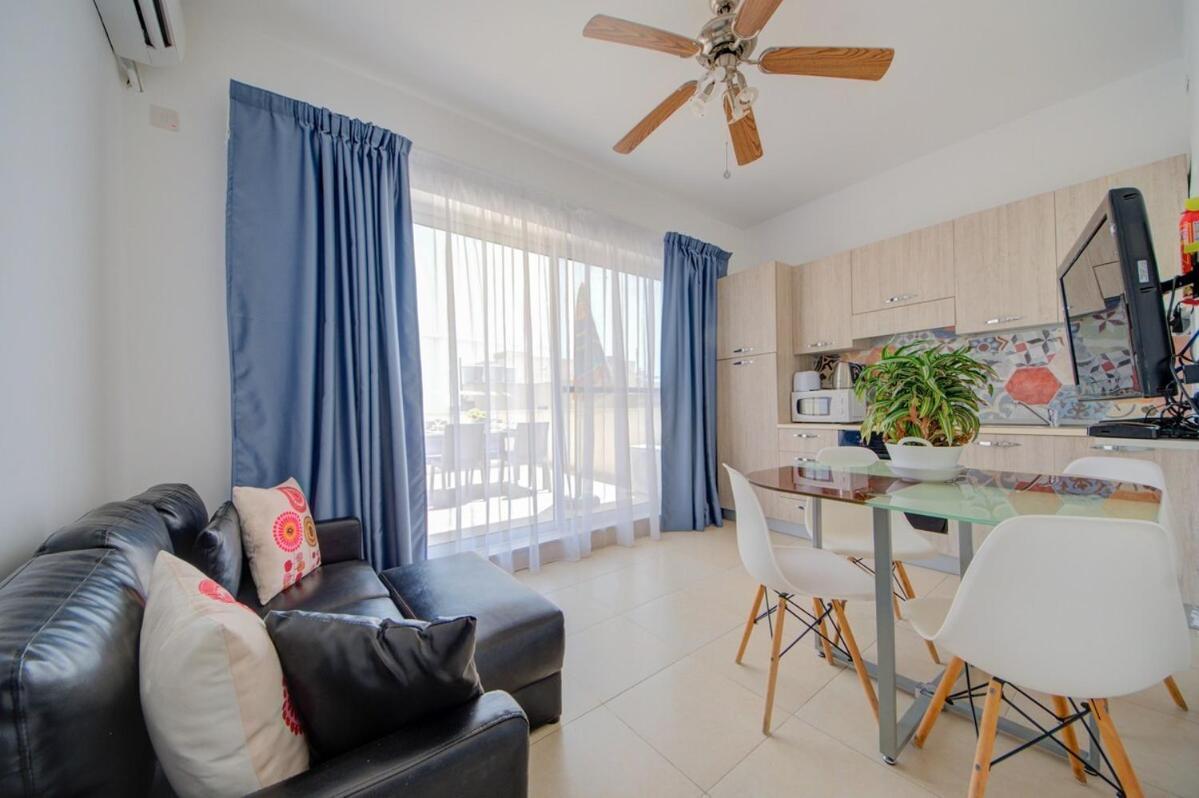 Azure Haven - Gzira Apartments And Penthouse By Shortletsmalta Szoba fotó